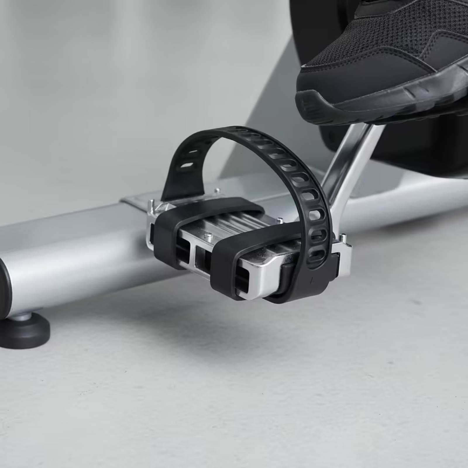 Hometrainerpedalen met riemen  - Home Gym Installation recensie en prijs